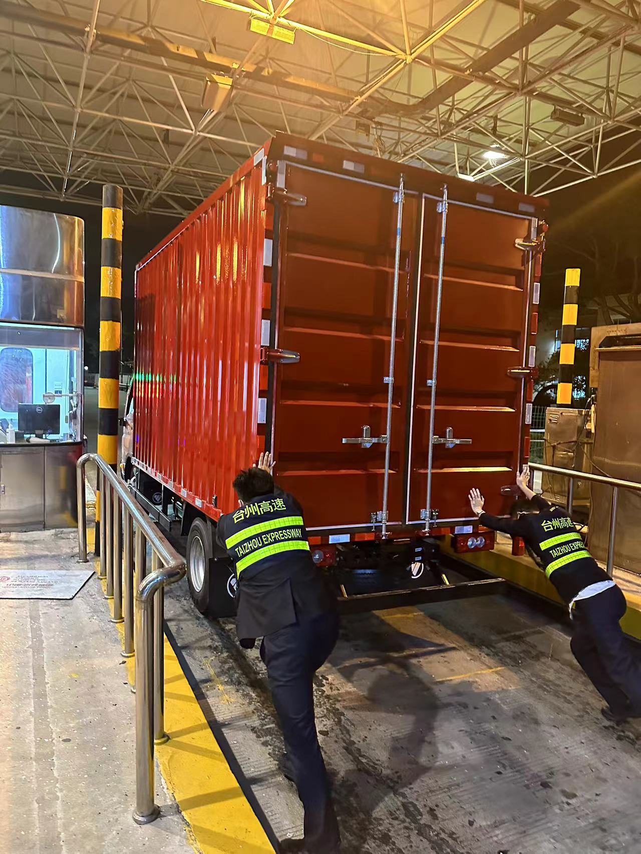 1698216773186295.jpg 0e3b04c8efbdcc333cb70698d7f6a50.jpg